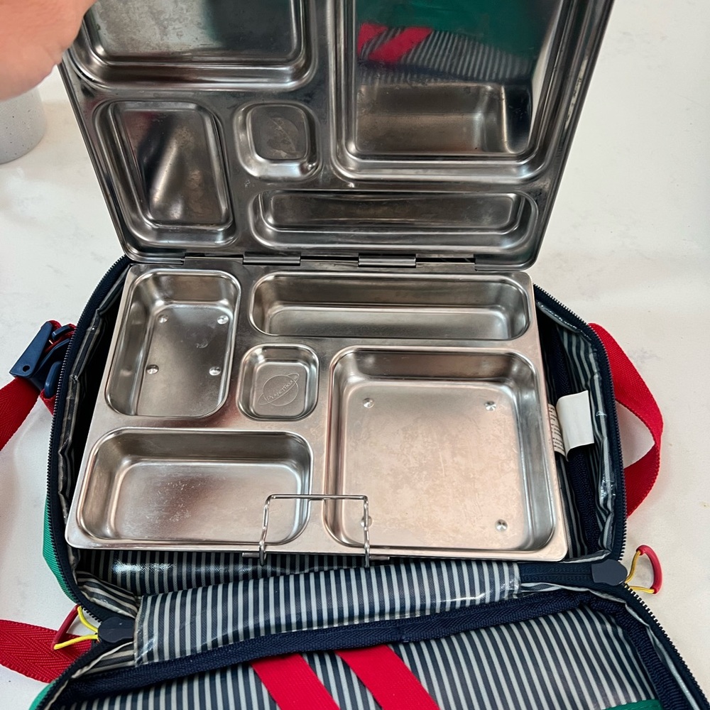Planetbox rover lunchbox and carry bag